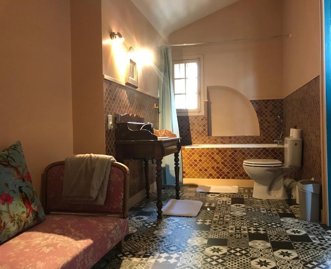 La Maison Aux Murs Anciens Et Ses Chambres Tarbes Esterno foto