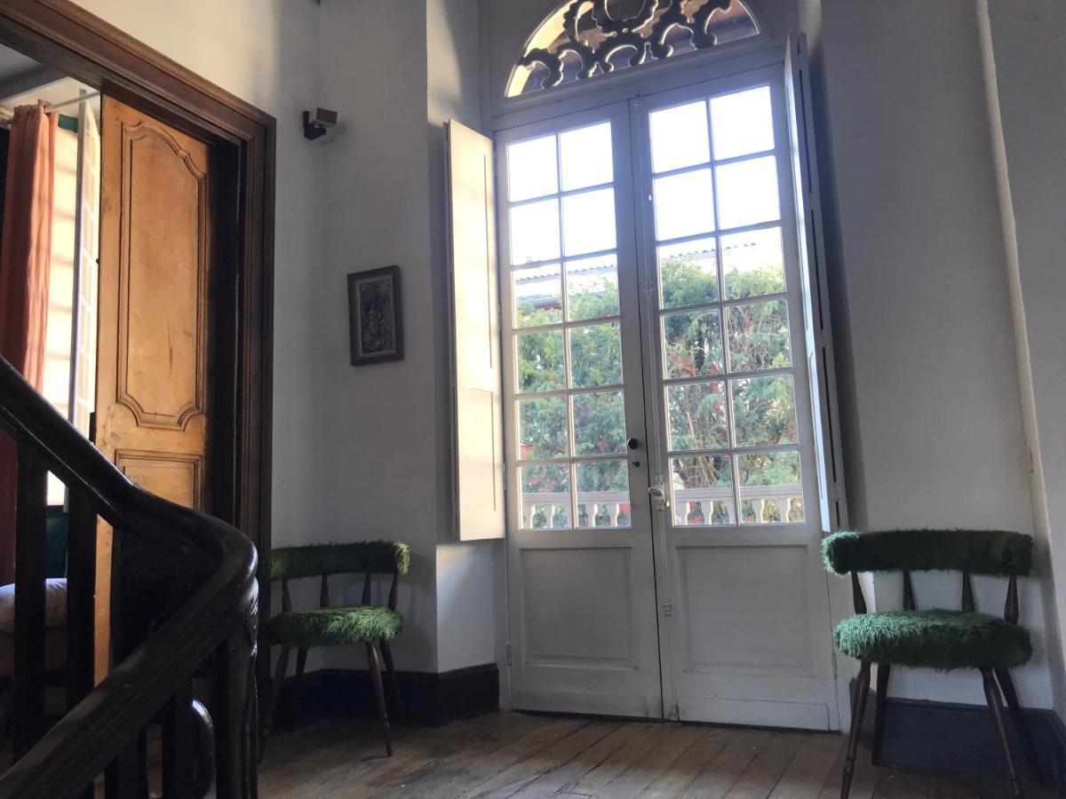 La Maison Aux Murs Anciens Et Ses Chambres Tarbes Esterno foto