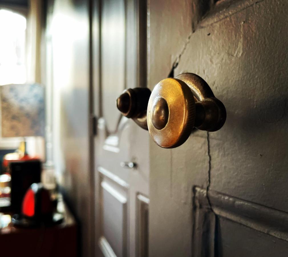 La Maison Aux Murs Anciens Et Ses Chambres Tarbes Esterno foto